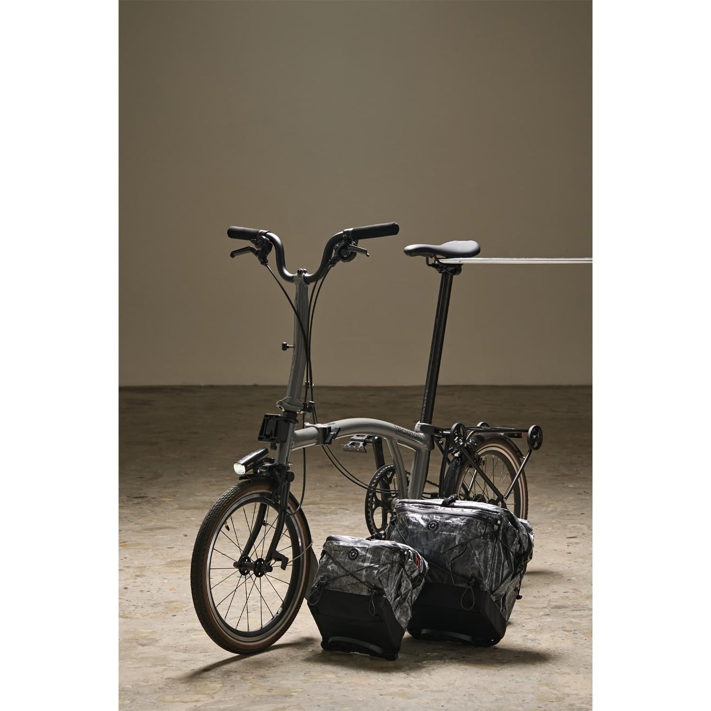 Hangang Type-2/Black + frame