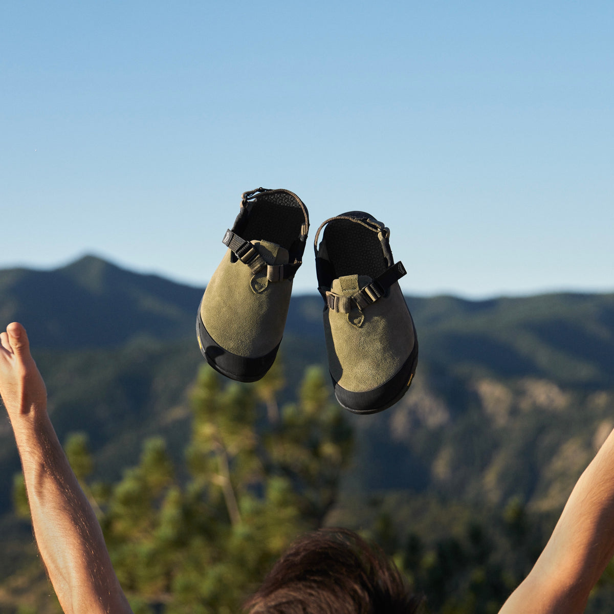 【BEDROCK SANDALS】Mountain Clog Suede Leather