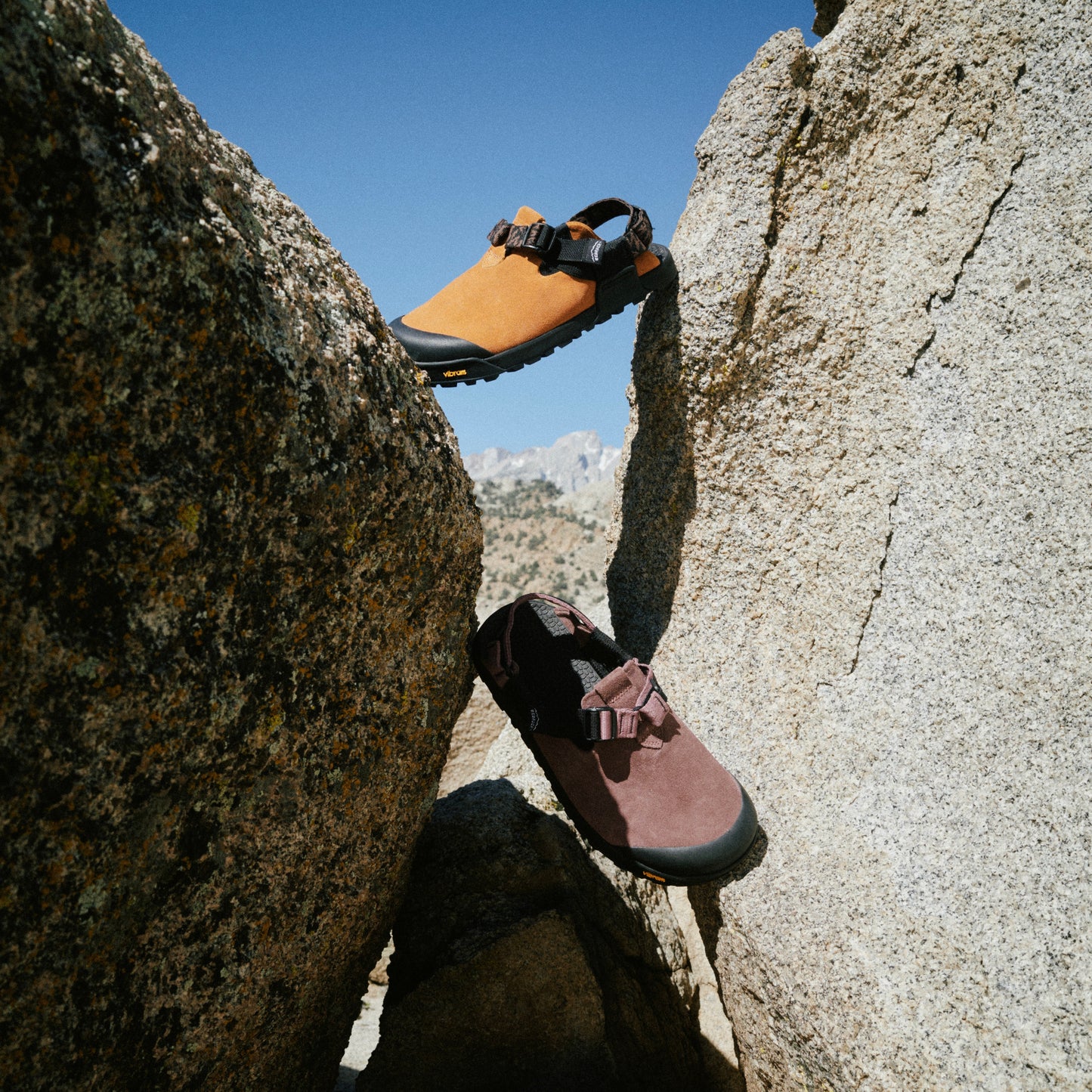 【BEDROCK SANDALS】Mountain Clog Suede Leather